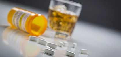 vertab-alcohol and pills.webp