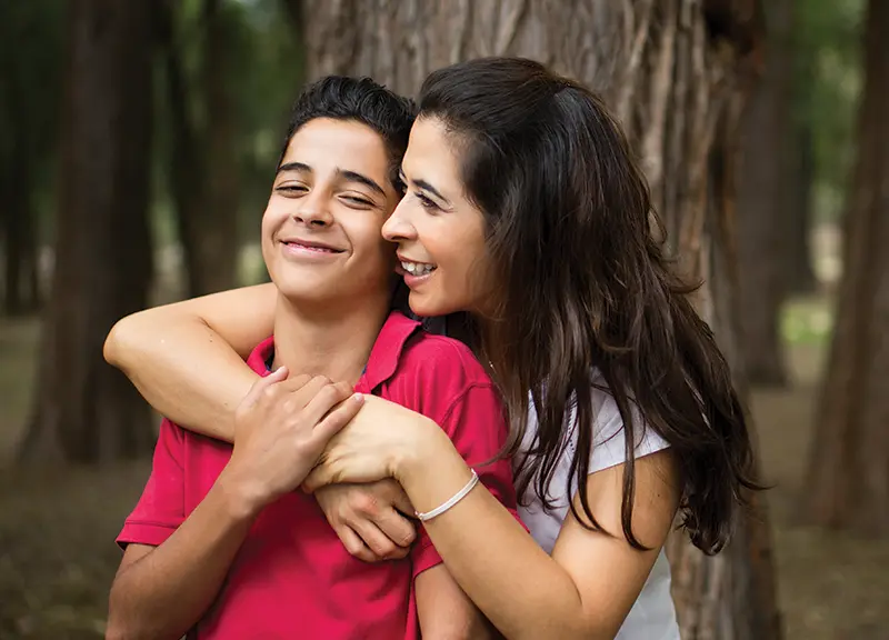 hero-momandson.webp