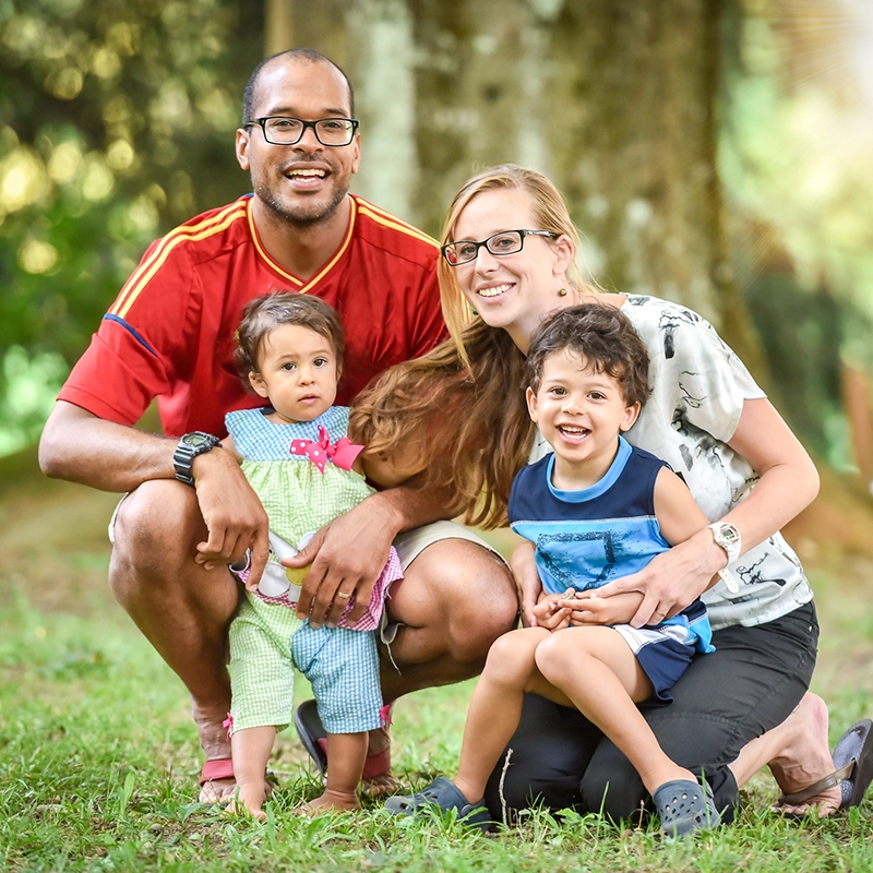 hero-family in park.webp